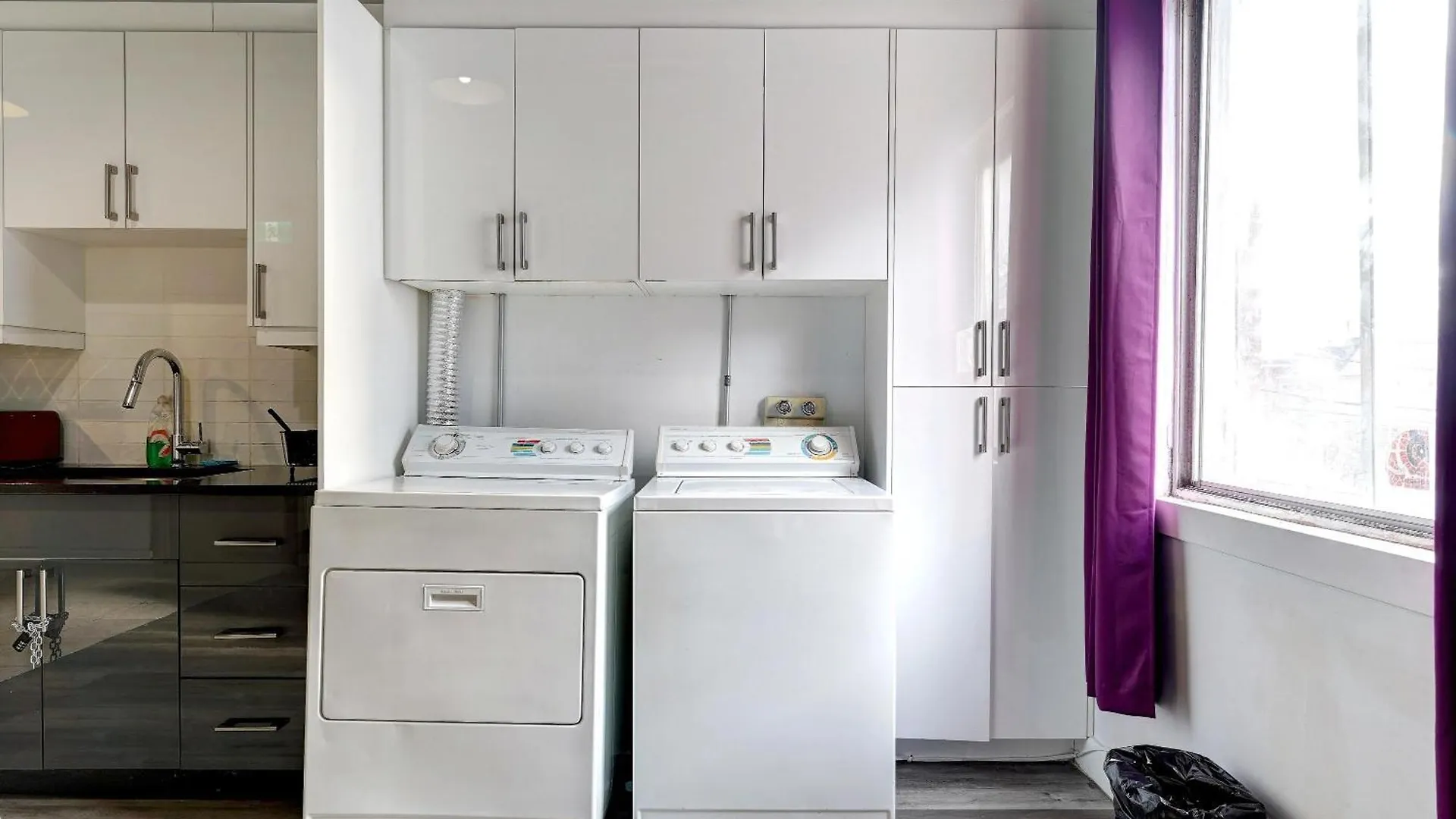 #2 - Big Loft - Plaza St-Hubert Apartment Montreal 0*,  Canada