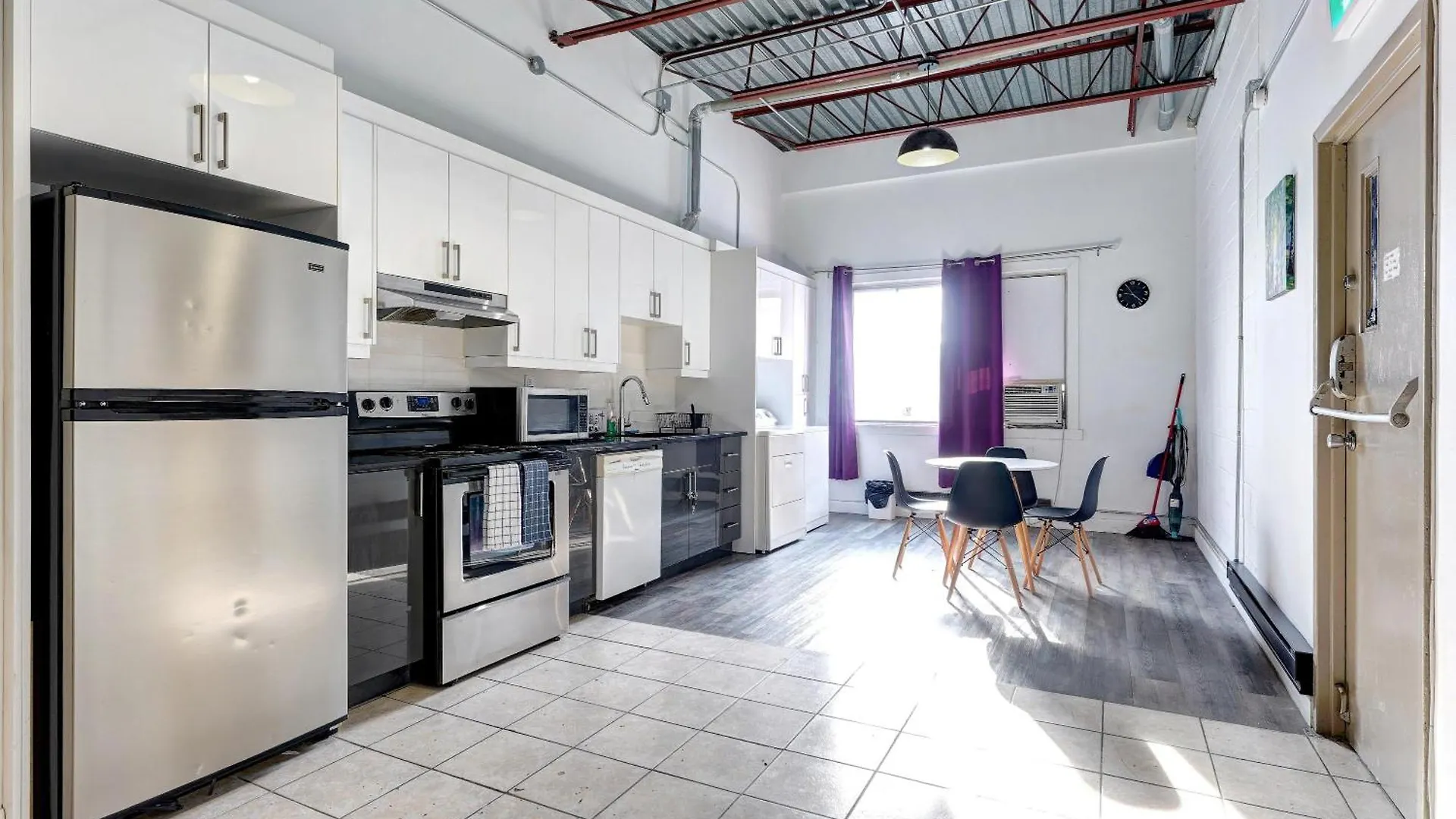 #2 - Big Loft - Plaza St-Hubert Apartment Montreal 0*,